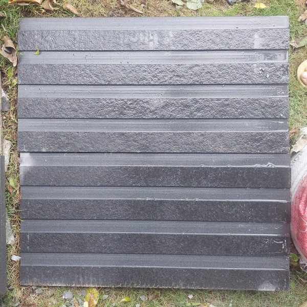 Đá bazan xẻ rãnh 30x60cm - Lát ram dốc