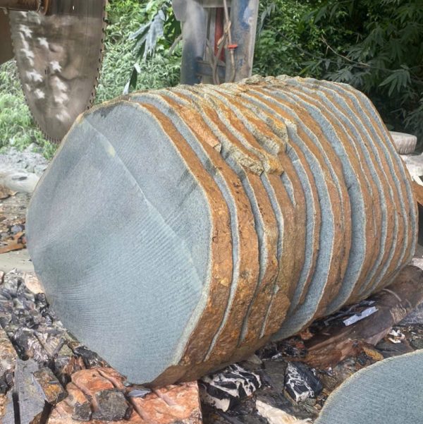 Đá thớt xanh rêu