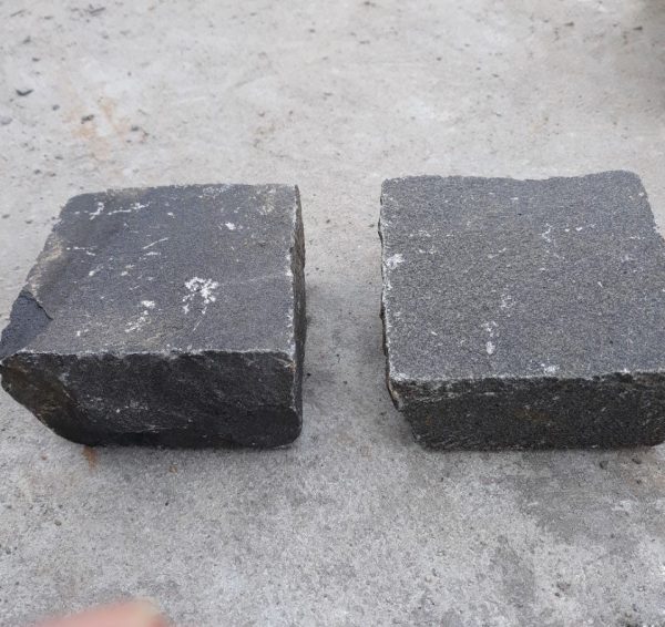 Đá cubic bazan 10x10cm - Ảnh 2