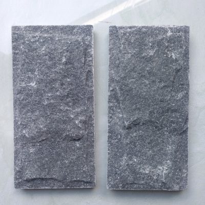 Alternative view of Đá bóc đen ánh kim 10x20cm